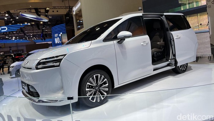 Wuling Cortez Darion meluncur di GIIAS 2024 dengan pilihan PHEV dan full listrik.