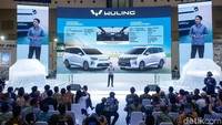 Wuling resmi meluncurkan mobil MPV terbaru mereka, Cortez Darion, di ajang GIIAS 2025. Menariknya, Wuling menawarkan Cortez Darion dalam dua varian, yakni plug-in hybrid (PHEV) dan versi listrik full baterai (BEV).