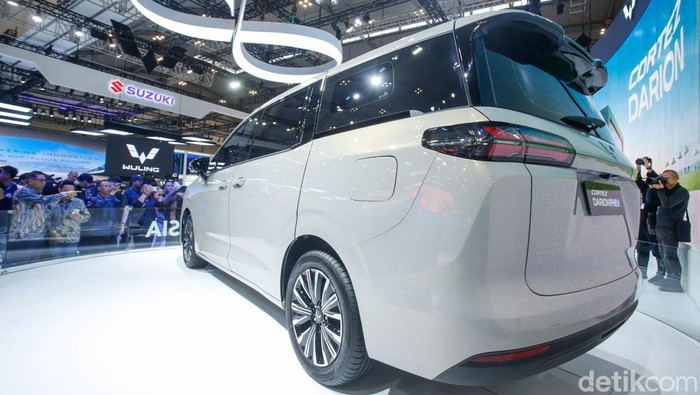 Wuling Luncurkan MPV Cortez Darion, Ini Wujudnya Wuling Cortez Darion saat diluncurkan di GIIAS 2025, ICE BSD, Tangerang, Rabu (23/7/2025).
