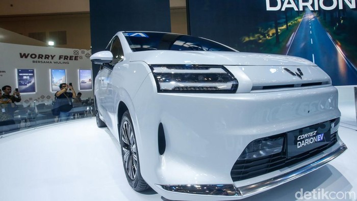 Wuling Luncurkan MPV Cortez Darion, Ini Wujudnya Wuling Cortez Darion saat diluncurkan di GIIAS 2025, ICE BSD, Tangerang, Rabu (23/7/2025).