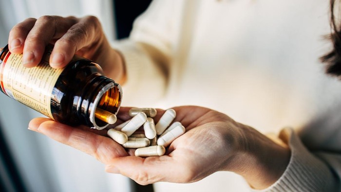 Daftar Suplemen yang Baik Dikonsumsi Ketika Berusia 40 Tahun ke Atas
