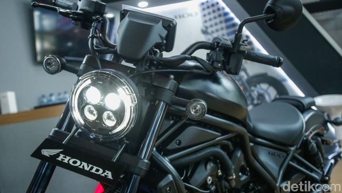 AHM Bawa Rebel 1100 ke GIIAS 2025 Astra Honda Motor (AHM) membawa pembaruan kepada motor Rebel 1100 yang ditampilkan dalam ajang GIIAS 2025 ICE BSD, Tangerang, Kamis (24/7/2025). Ini potretnya.