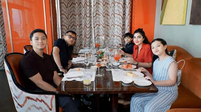 Anang dan Ashanty Anang dan Ashanty saat kulineran bersama.