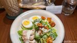 Sedapnya Salmon Red Curry hingga Barramundi di Restoran Elegan Ini