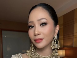 Foto Gaya Bunga Zainal Bak Artis Bollywood, Tampil dengan Lehenga