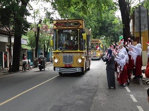 Viral Bus Sekolah Tuban Si Mas Ganteng, Gratis dan Unik!