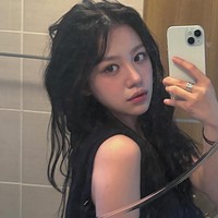 Seorang aktris pendatang baru Chae Bin sukses mencuri perhatian berkat parasnya yang dinilai mirip bintang drama Korea Moving, Go Yoon Jung. Foto: dok. Instagram @chxxbin_2