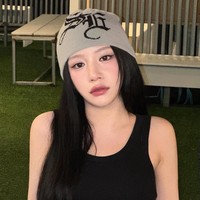 Topik kemiripan Chae Bin dan Go Yoon Jung mulai viral dengan salah satu postingan di forum komunitas yang sudah dilihat lebih dari 159 ribu kali. Netizen pun membandingkan keduanya. Foto: dok. Instagram @chxxbin_2
