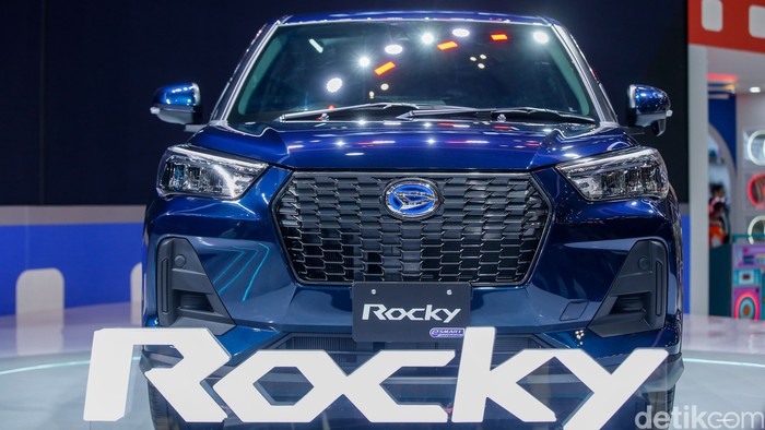 PT Astra Daihatsu Motor (ADM) membawa Daihatsu Rocky hybrid dalam ajang Gaikindo Indonesia International Auto Show (GIIAS) 2025 di ICE BSD City, Tangerang, Rabu (23/7/2025).