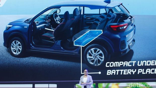PT Astra Daihatsu Motor (ADM) membawa Daihatsu Rocky hybrid dalam ajang Gaikindo Indonesia International Auto Show (GIIAS) 2025 di ICE BSD City, Tangerang, Rabu (23/7/2025).