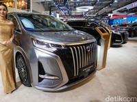 Terpesona Denza D9, MPV Listrik Mewah nan Murah