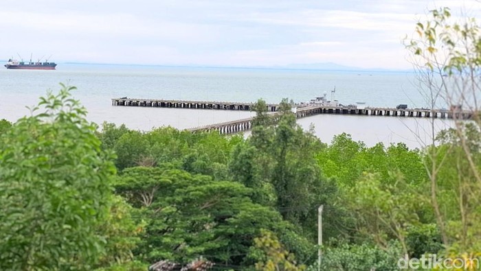 Dermaga Pangkalan Utama TNI Angkatan Laut (Lantamal) XIII Tarakan di Mamburungan.