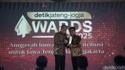 Dirut Jasa Marga Rivan Achmad Raih detikJateng-Jogja Awards 2025