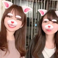 Setelah kolaborasi tersebut, Fujiko diundang untuk audisi dan langsung debut. “Aku pernah mengalami banyak hal, ya. Itu terlihat saat aku bernyanyi atau menari. Ada kedalaman yang tak bisa ditiru anak muda. Dan sejujurnya, itulah senjata terbesarku,” ujarnya. Foto: Twitter