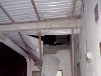 Video Plafon-Dinding Rumah Warga Ambruk Imbas Gempa M 6,0 di Poso