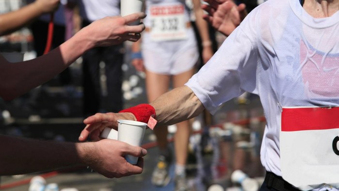 Viral Bagi-bagi Bir di Pocari Run Bandung, Dokter Ingatkan Efek Fatal Alkohol bagi Tubuh