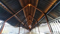 Hadirnya jembatan penghubung ini memberikan alternatif akses yang lebih aman dan efisien bagi penumpang dari dan menuju Summarecon Mall Kelapa Gading. Hal ini sejalan dengan upaya Pemerintah Provinsi DKI Jakarta dalam membangun kota global yang berorientasi pada transportasi publik (transit-oriented development).