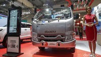 PT Isuzu Astra Motor Indonesia (IAMI) merilis Isuzu Traga Special Edition 50th dengan tampilan yang lebih eksklusif dalam ajang Gaikindo Indonesia International Auto Show (GIIAS) 2025 di ICE BSD City, Tangerang, Kamis (24/7/2025).