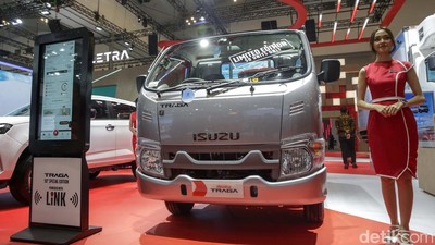 Isuzu Traga Edisi 50 Tahun Tampil Eksklusif di GIIAS 2025