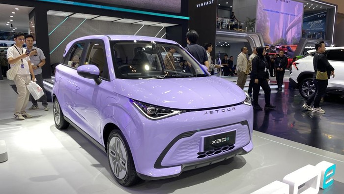 Jetour x20e mejeng di GIIAS 2025