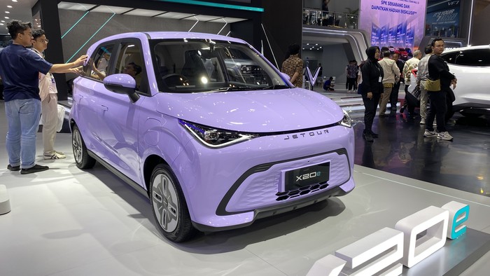 Jetour x20e mejeng di GIIAS 2025