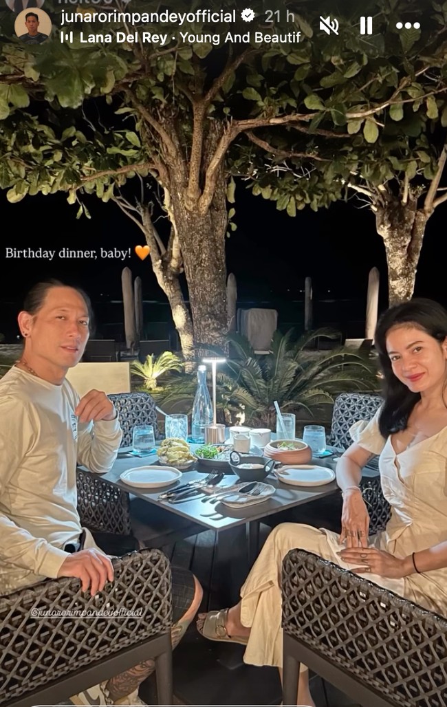 Keduanya juga merayakan ulang tahun chef Juna dengan makan malam romantis. Juna dan Citra sendiri diketahui telah berpacaran sejak awal tahun 2020. Meski demikian keduanya jarang membagikan kemesraan mereka ke media sosial. Foto: Instagram/@ncit90/@junarorimpandeyofficial