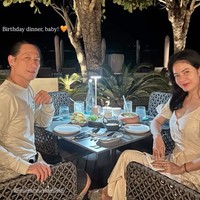 Keduanya juga merayakan ulang tahun chef Juna dengan makan malam romantis. Juna dan Citra sendiri diketahui telah berpacaran sejak awal tahun 2020. Meski demikian keduanya jarang membagikan kemesraan mereka ke media sosial. Foto: Instagram/@ncit90/@junarorimpandeyofficial