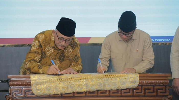 Kemendes dan LDII Kerja Sama Bangun Desa Kemendes PDTT menandatangani nota kesepahaman (MoU) dengan 15 lembaga, termasuk LDII, di Jakarta, Rabu (23/7/2025). MoU ini bertujuan mendukung program prioritas Presiden Prabowo Subianto, khususnya Asta Cita ke-6.