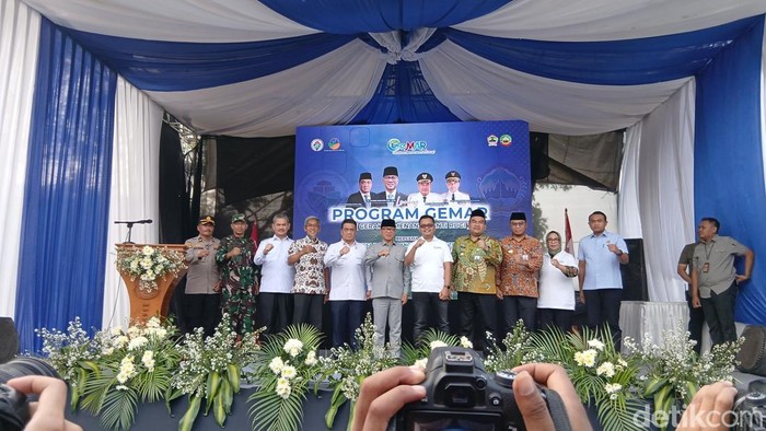 Mendes PDT Yandri Susanto melakukan kunjungan kerja di Blora, Kamis (24/7/2025).