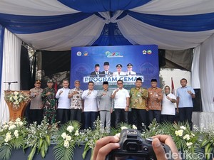 Mendes Yandri Launching Gerakan Menanam Anti Rugi di Blora