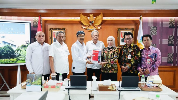 Menteri Sosial Saifullah Yusuf (Gus Ipul) menegaskan pentingnya tata kelola bantuan sosial berbasis data tunggal yang terverifikasi untuk menjamin akurasi penyaluran bansos, sebagaimana arahan Presiden Prabowo Subianto.