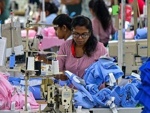 Nasib Pekerja Tekstil Asia Imbas Kebijakan Trump: Beri Profit ke AS, Anak Terancam Kelaparan