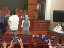 Nikita Mirzani Geleng-geleng dan Emosional Tanggapi Kesaksian Reza Gladys