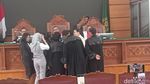Momen Nikita Mirzani Cekcok dengan Reza Gladys di Ruang Sidang