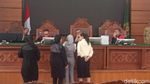 Momen Nikita Mirzani Cekcok dengan Reza Gladys di Ruang Sidang
