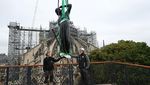 Patung Santo Thomas Hiasi Kembali Menara Notre-Dame de Paris