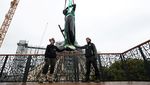 Patung Santo Thomas Hiasi Kembali Menara Notre-Dame de Paris