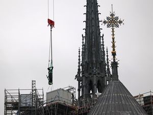 Asyik, Menara Kembar Notre-Dame Paris Dibuka Lagi