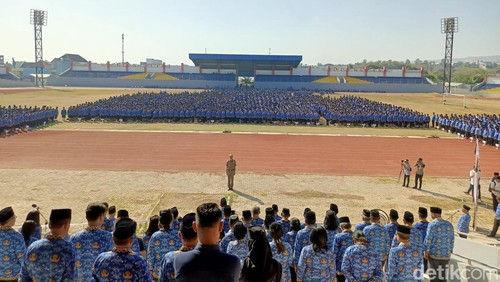 Suasana saat upacara penyerahan SK PPPK Tahap I lingkup Pemprov NTT, Kamis (24/7/2025).