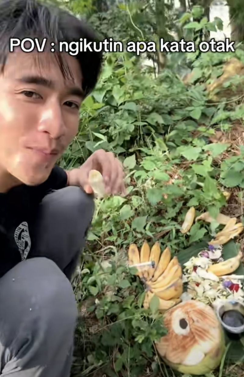 Nekat! Pria Mukbang Sesajen gegara Ikuti 'Intruisive Thought'