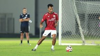 Robi Darwis namanya. Pemain asal Cianjur yang sedang bermain di Timnas Indonesia U-23 ini ada di posisi keempat sebagai pemain lokal Jabar dengan nilai pasar termahal di Persib. Nilai pasarnya Rp2,61 miliar. (Foto: Dok. Timnas Indonesia)