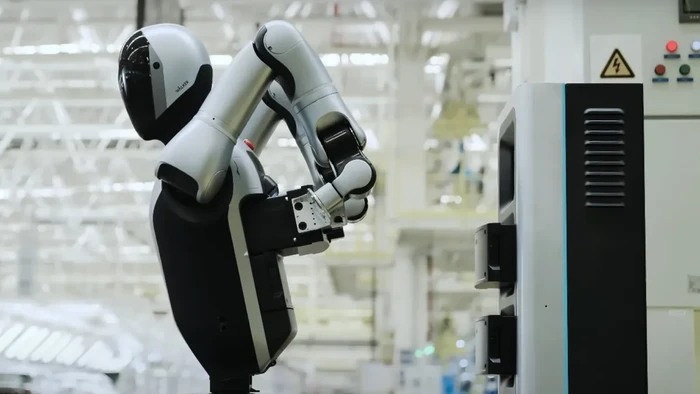 Robot bisa ganti baterai sendiri