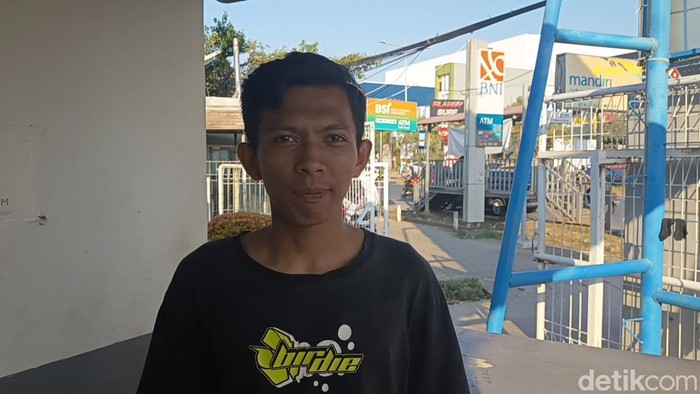 Sekuriti Undipa Makassar, Nuralif (22) memberikan kesaksiannya saat rombongan OTK bawa sajam masuk kampus.