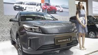 Seres meluncurkan mobil terbarunya di Gaikindo Indonesia International Auto Show (GIIAS) 2025, Kabupaten Tangerang, Kamis (24/7/2025). Seres 3, SUV listrik terbaru dari PT Sokonindo Automobile di bawah merek DFSK ini dibanderol harga Rp349 juta (OTR Jakarta).