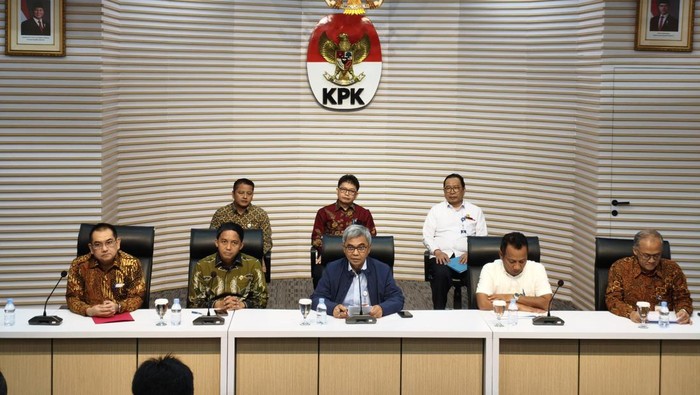 Ketua KPK, Setyo Budiyanto, konferensi pers usai diskusi lintas kementerian di gedung Merah Putih KPK, Kuningan, Jakarta Selatan, Kamis (24/7/2025).