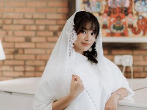 8 Foto Pengajian Adira Putri Ikke Nurjanah Jelang Pernikahan, Serba Putih