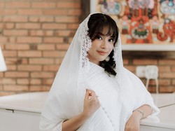 8 Foto Pengajian Adira Putri Ikke Nurjanah Jelang Pernikahan, Serba Putih