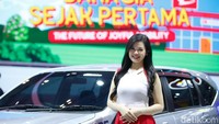 Dalam setiap pameran otomotif seperti GIIAS, SPG selalu menjadi bagian penting yang mendukung kesuksesan promosi kendaraan.  