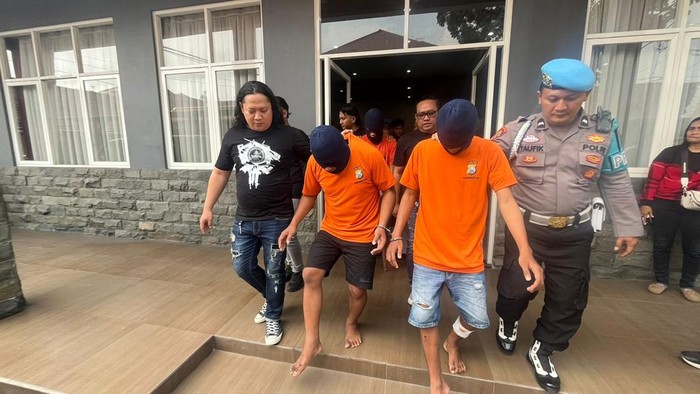 Tiga orang maling motor di Mojokerto diringkus, 2 di antaranya ditembak pada bagian kaki dan pantatnya.
