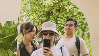 Penyanyi Vidi Aldiano menceritakan hari-harinya menjalani pengobatan kanker di Penang, Malaysia. Ternyata, Vidi, bersama manusia favorit versinya, lo. Foto: dok instagram @vidialdiano